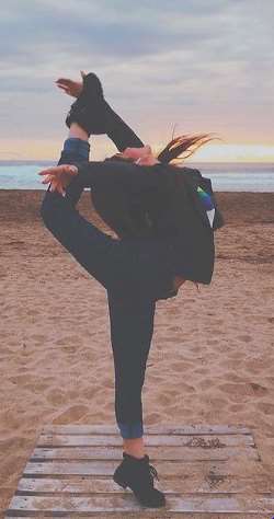 Fernandez is an expert ballet dancer and has some amazing dancing skills.